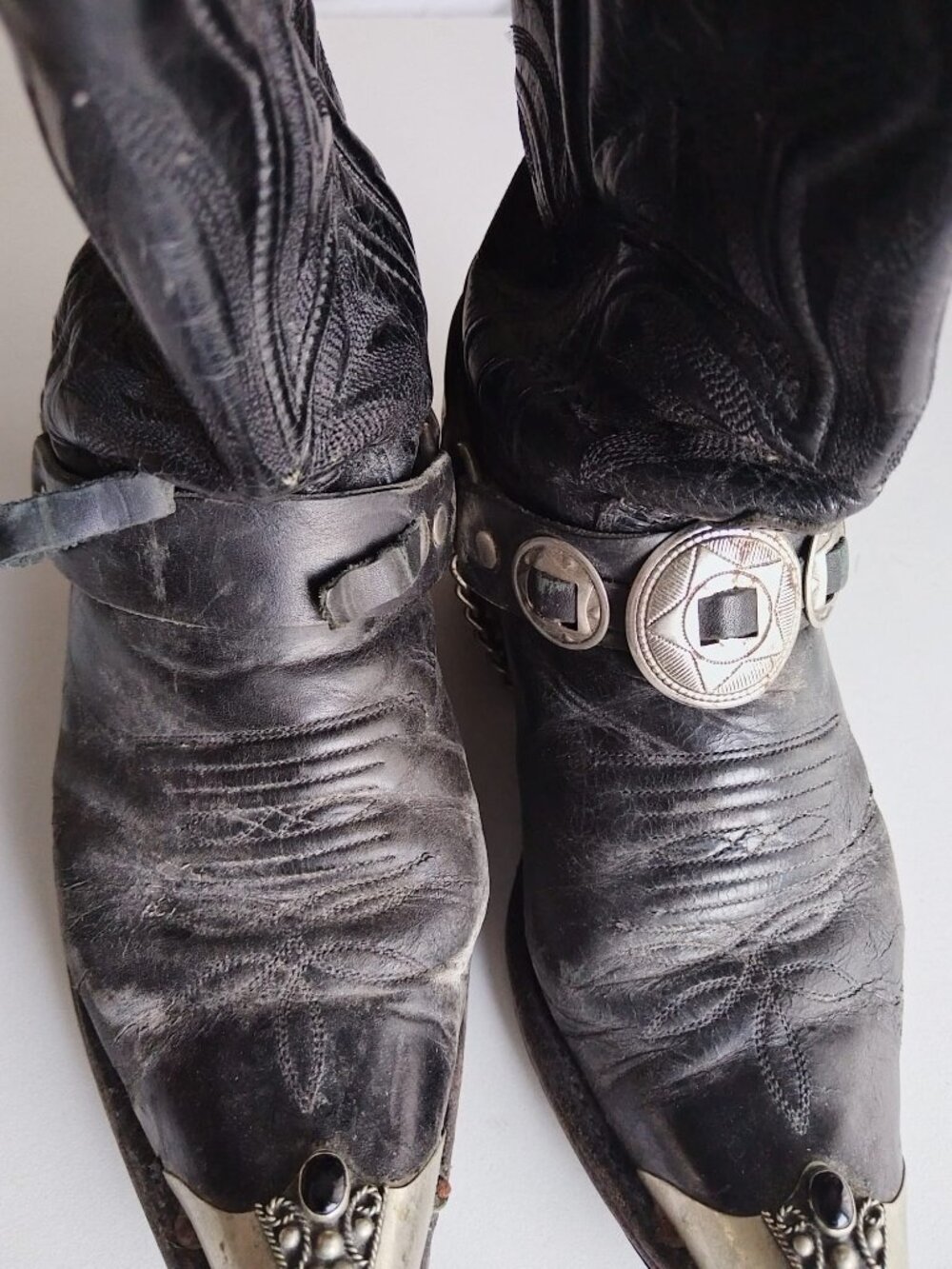 Classic Black Women's Western Cowboy Boots with Silver Toe Caps - Picture 2 of 15